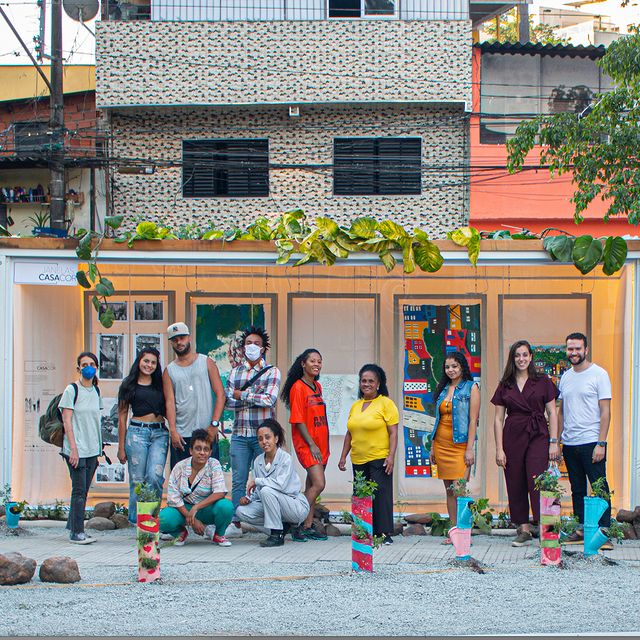 A primeira exposição da Galeria Fazendinhando foi uma coleção de trabalhos assinados por mulheres da comunidade.