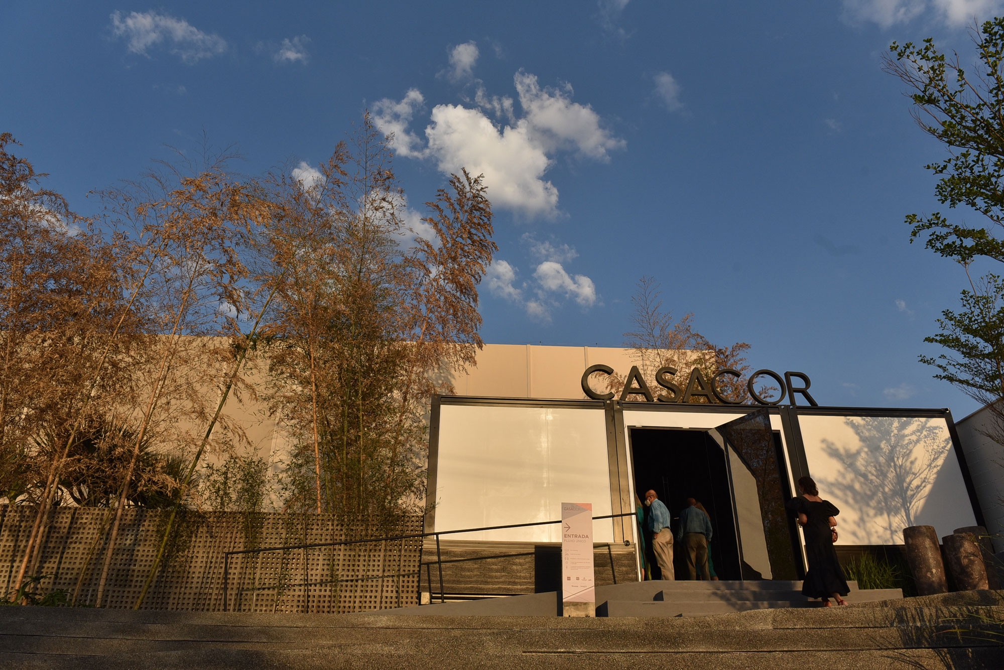 A fachada da CASACOR Goiás 2021, que acontece de 28 de agosto a 12 de outubro em área anexa ao Flamboyant Shopping.