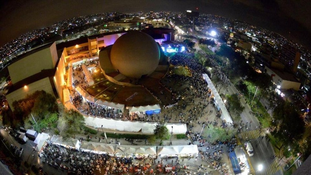 Centro Cultural de Tijuana,  projetado por Pedro Ramírez Vázquez e Manuel Rosen