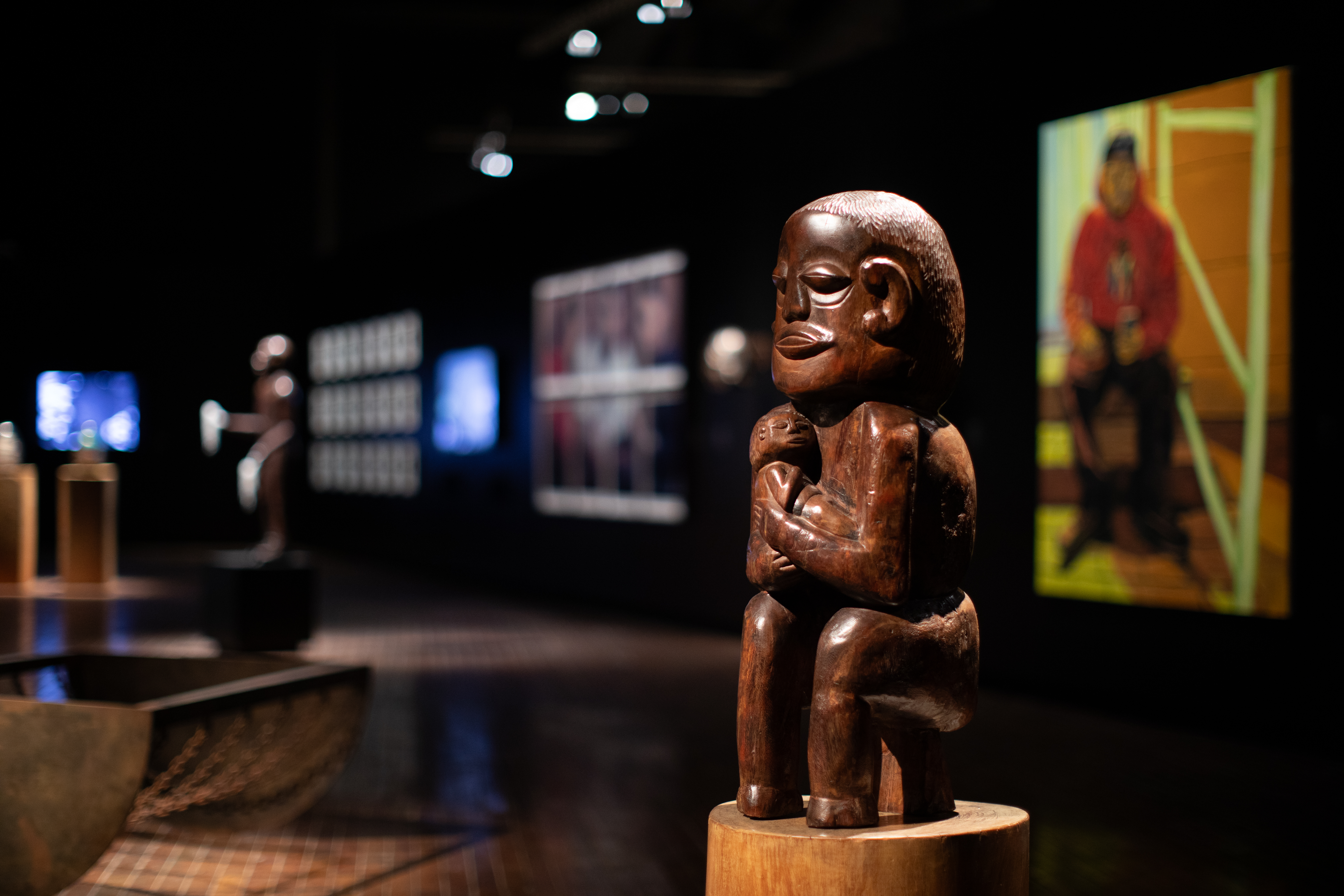 Exposição inédita “Ancestral: Afro-Américas - Estados Unidos e Brasil” estreia hoje no MAB FAAP