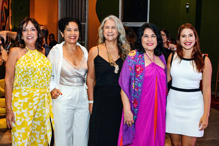 Angélica Araújo, Ângela Gomes, Thais Hilal, Rita Tristão e Renata Tristão.